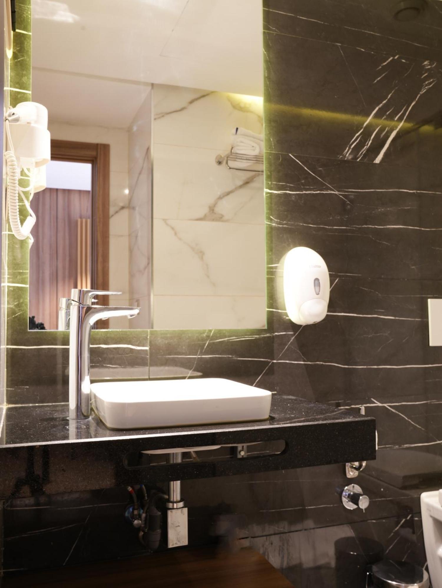 First Suites Hotel ราบัต ภายนอก รูปภาพ